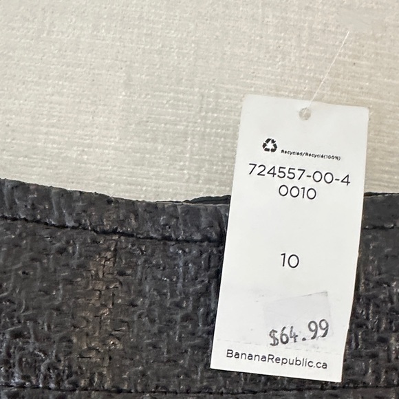 NWT Banana Republic Black Textured Faux Leather Mini Skirt - Gold Zips  Size 10 - Picture 2 of 5